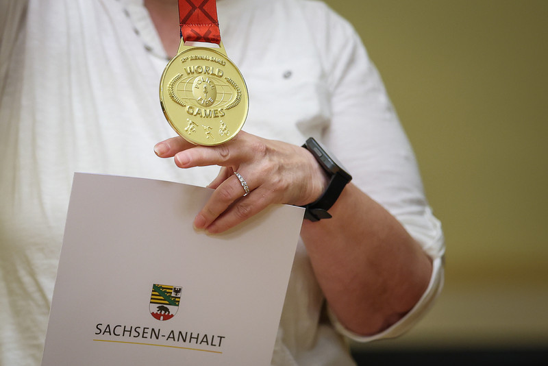 Sachsen-Anhalts Sportministerin Dr. Tamara Zieschang hat in Magdeburg elf verdiente Ehrenamtliche, sieben Sportlerinnen und Sportler und eine Mannschaft ausgezeichnet.