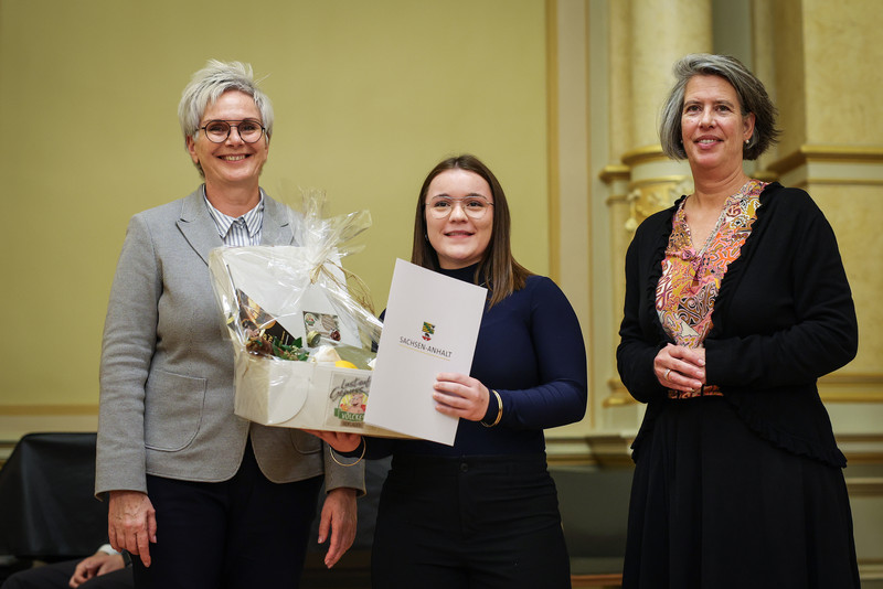 Sachsen-Anhalts Sportministerin Dr. Tamara Zieschang hat in Magdeburg elf verdiente Ehrenamtliche, sieben Sportlerinnen und Sportler und eine Mannschaft ausgezeichnet.