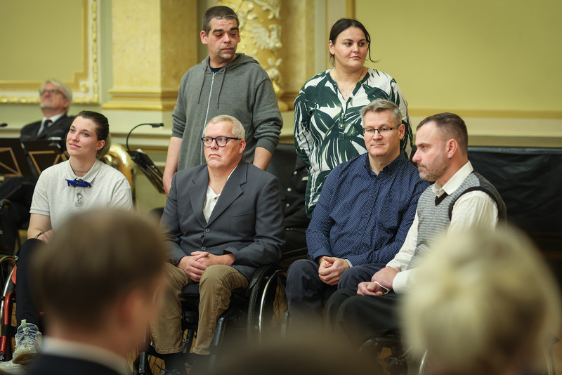 Sachsen-Anhalts Sportministerin Dr. Tamara Zieschang hat in Magdeburg elf verdiente Ehrenamtliche, sieben Sportlerinnen und Sportler und eine Mannschaft ausgezeichnet.