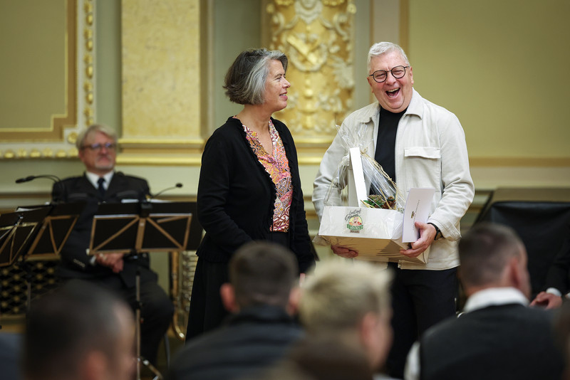 Sachsen-Anhalts Sportministerin Dr. Tamara Zieschang hat in Magdeburg elf verdiente Ehrenamtliche, sieben Sportlerinnen und Sportler und eine Mannschaft ausgezeichnet.