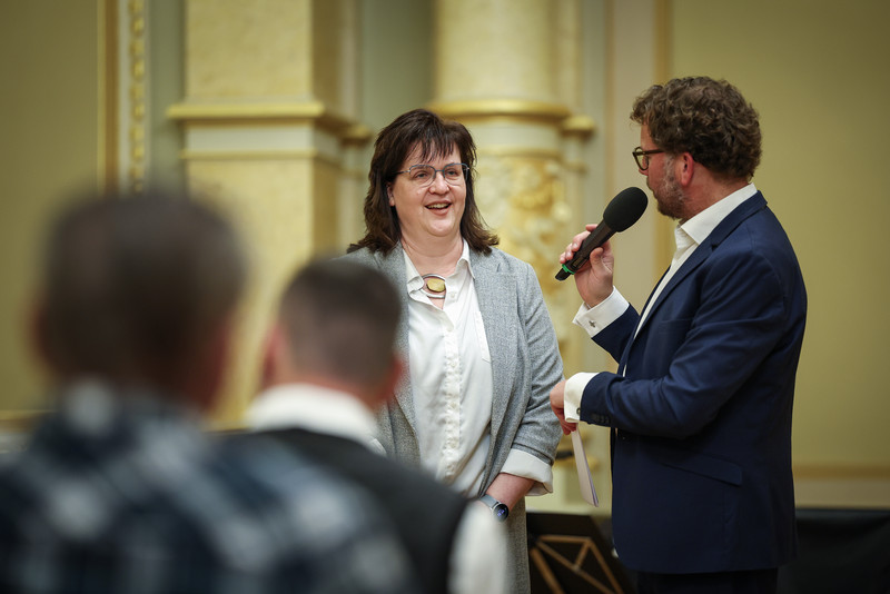 Sachsen-Anhalts Sportministerin Dr. Tamara Zieschang hat in Magdeburg elf verdiente Ehrenamtliche, sieben Sportlerinnen und Sportler und eine Mannschaft ausgezeichnet.