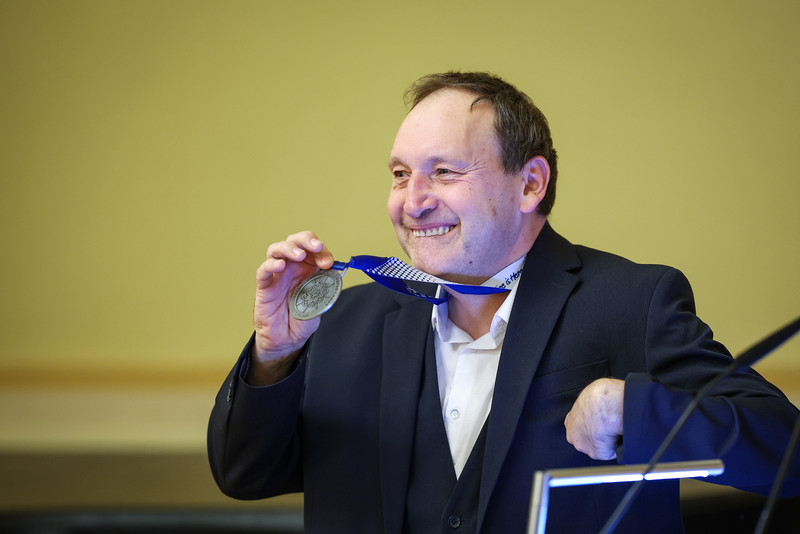 Sachsen-Anhalts Sportministerin Dr. Tamara Zieschang hat in Magdeburg elf verdiente Ehrenamtliche, sieben Sportlerinnen und Sportler und eine Mannschaft ausgezeichnet.