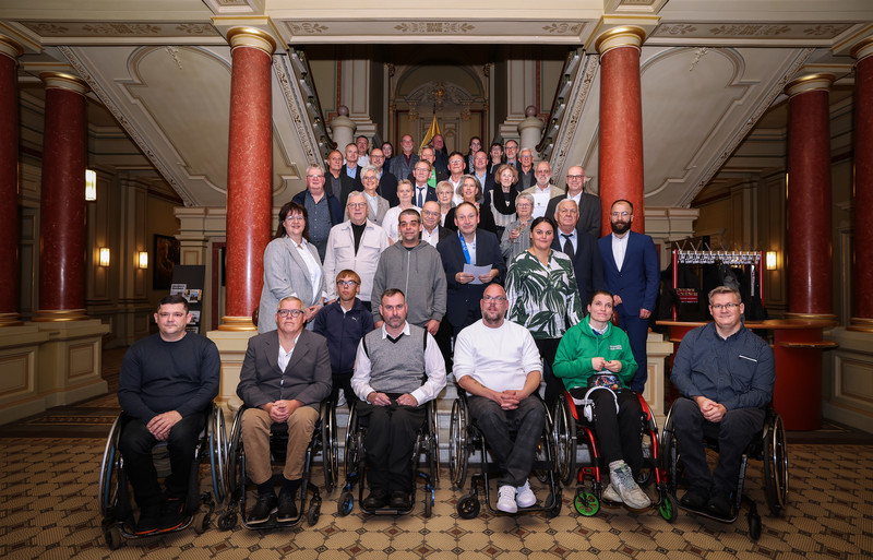 Sachsen-Anhalts Sportministerin Dr. Tamara Zieschang hat in Magdeburg elf verdiente Ehrenamtliche, sieben Sportlerinnen und Sportler und eine Mannschaft ausgezeichnet.