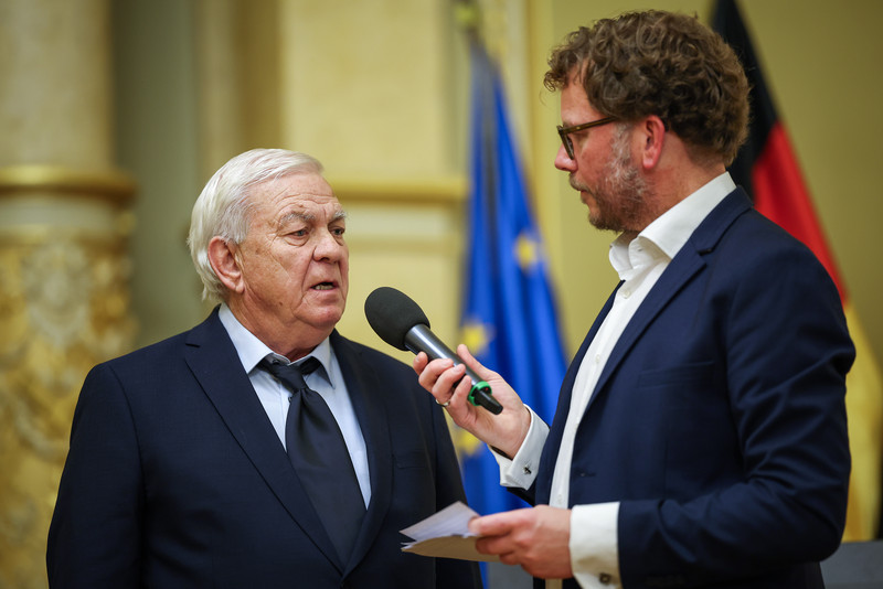 Sachsen-Anhalts Sportministerin Dr. Tamara Zieschang hat in Magdeburg elf verdiente Ehrenamtliche, sieben Sportlerinnen und Sportler und eine Mannschaft ausgezeichnet.