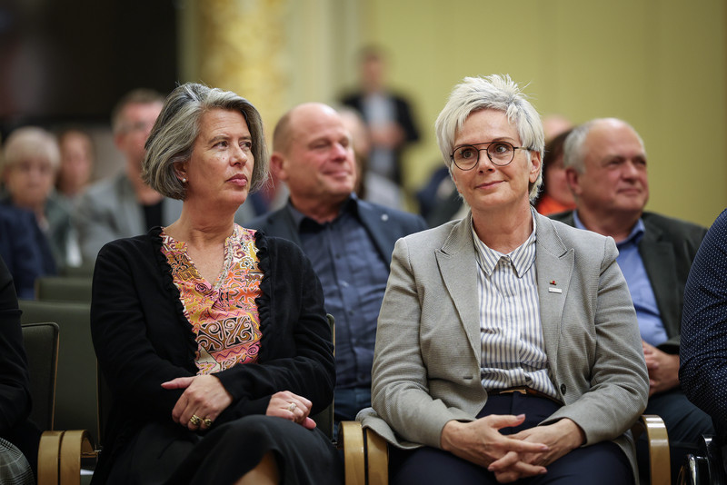 Sachsen-Anhalts Sportministerin Dr. Tamara Zieschang hat in Magdeburg elf verdiente Ehrenamtliche, sieben Sportlerinnen und Sportler und eine Mannschaft ausgezeichnet.