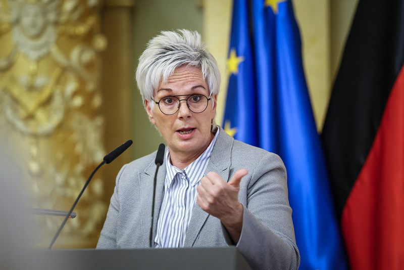 Sachsen-Anhalts Sportministerin Dr. Tamara Zieschang hat in Magdeburg elf verdiente Ehrenamtliche, sieben Sportlerinnen und Sportler und eine Mannschaft ausgezeichnet.