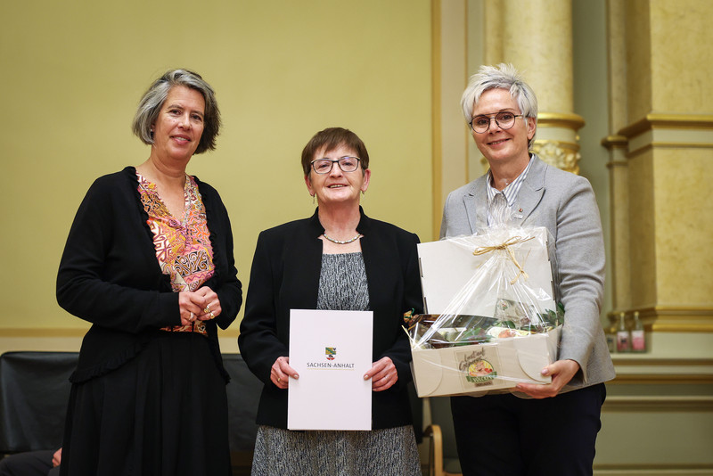 Sachsen-Anhalts Sportministerin Dr. Tamara Zieschang hat in Magdeburg elf verdiente Ehrenamtliche, sieben Sportlerinnen und Sportler und eine Mannschaft ausgezeichnet.