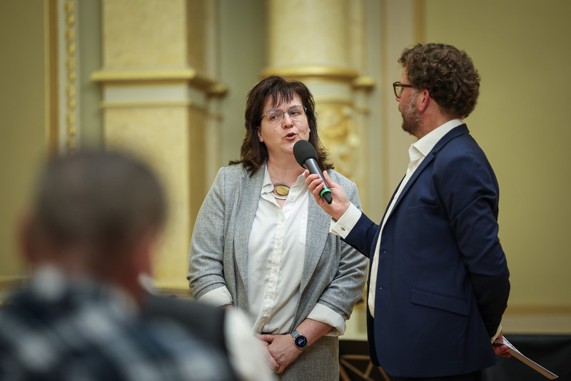 Sachsen-Anhalts Sportministerin Dr. Tamara Zieschang hat in Magdeburg elf verdiente Ehrenamtliche, sieben Sportlerinnen und Sportler und eine Mannschaft ausgezeichnet.