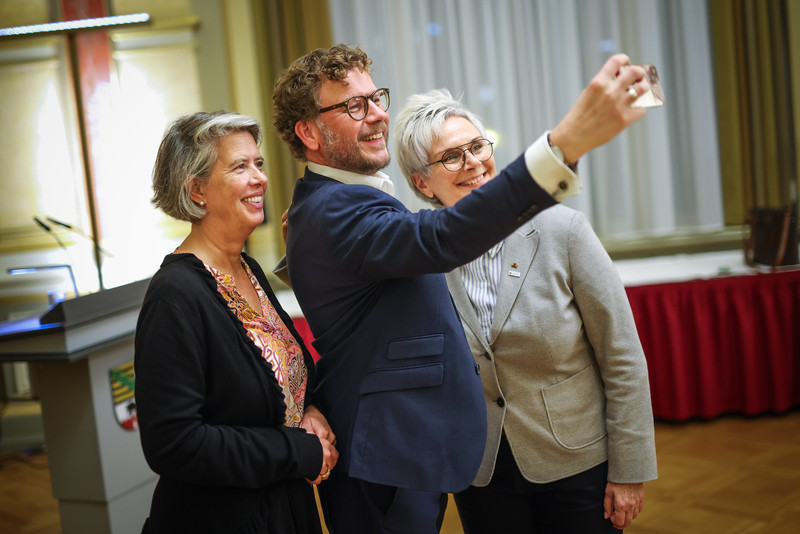 Sachsen-Anhalts Sportministerin Dr. Tamara Zieschang hat in Magdeburg elf verdiente Ehrenamtliche, sieben Sportlerinnen und Sportler und eine Mannschaft ausgezeichnet.